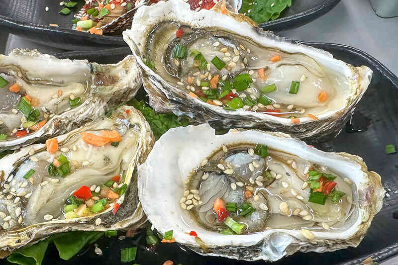 굴회(クルフェ)牡蠣の刺身