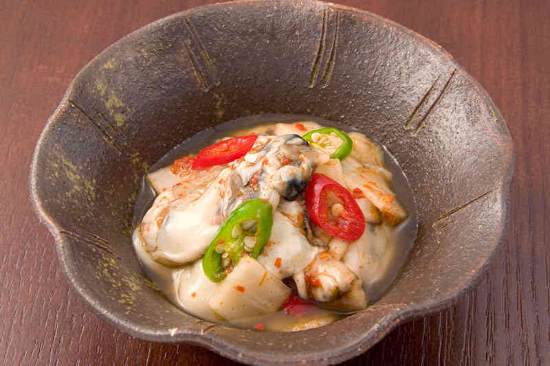 굴젓(クルジョッ)牡蠣の塩辛