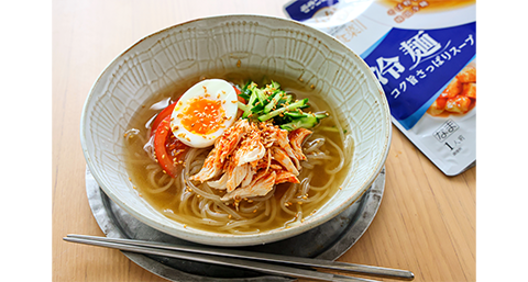 蒸し鶏のキムチ和え冷麺