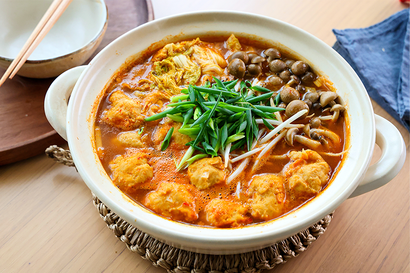 鶏団子のキムチチゲ