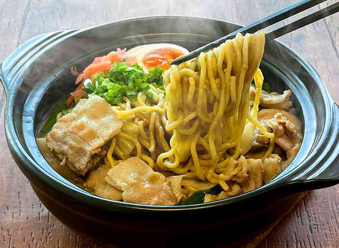 スープが絡みつく 汁なし担々麺