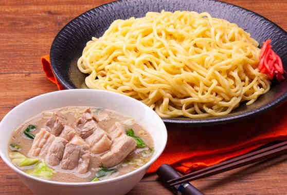 悪魔の厚切り豚バラつけ麺