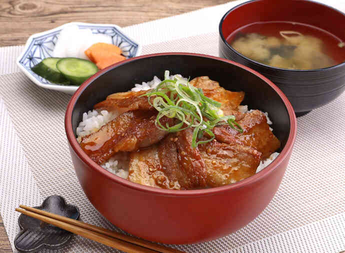 熟成コチュジャンで作る豚バラ蒲焼き丼