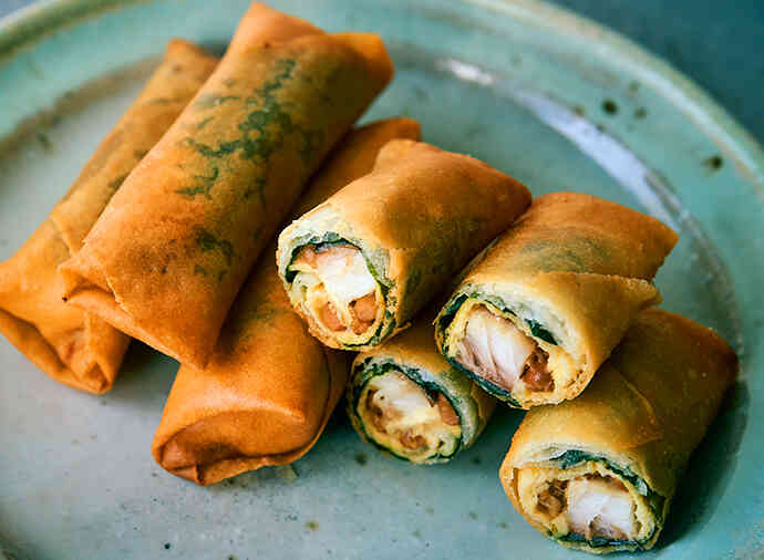 塩さば、納豆、油揚げ、大葉の春巻
