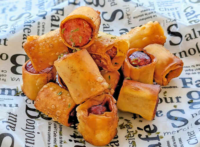 ワンタンの皮で作る♪ウインナークランチロール