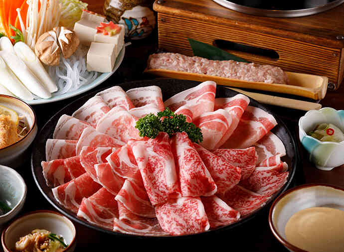 魚介とんこつ味で楽しむ！スープでしゃぶしゃぶ