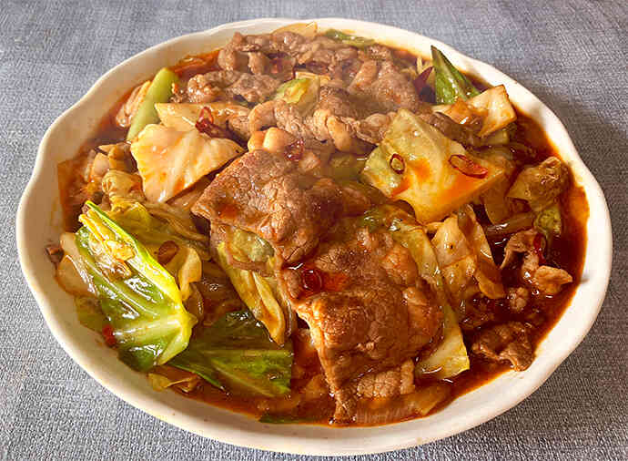 肉肉麻婆豆腐の素で水煮牛肉風