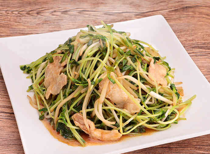 豆苗ともやしの野菜ましまし炒め（背脂醤油味）