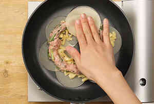 チーズカリッと!ドーナツ型餃子