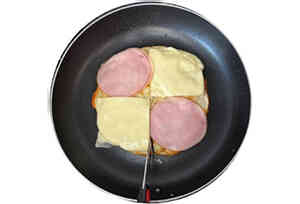 カリカリギョウザサンド