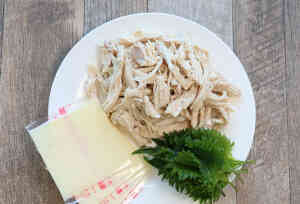 大葉香る!鶏むね肉のチーズ春巻