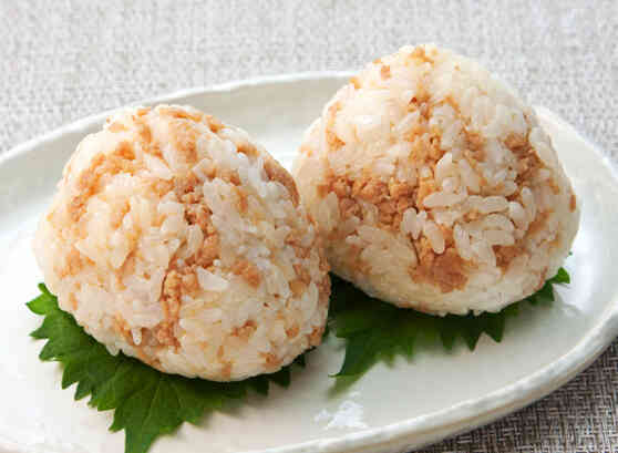 そぼろおにぎり