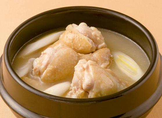 鶏手羽元のサムゲタンスープ