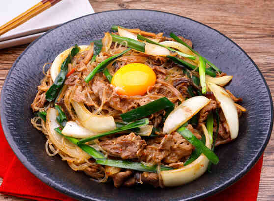 牛肉とにら玉スタミナチャプチェ