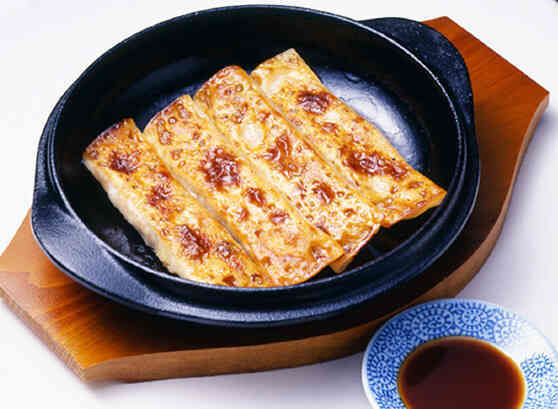 丸い餃子の皮で作る棒餃子