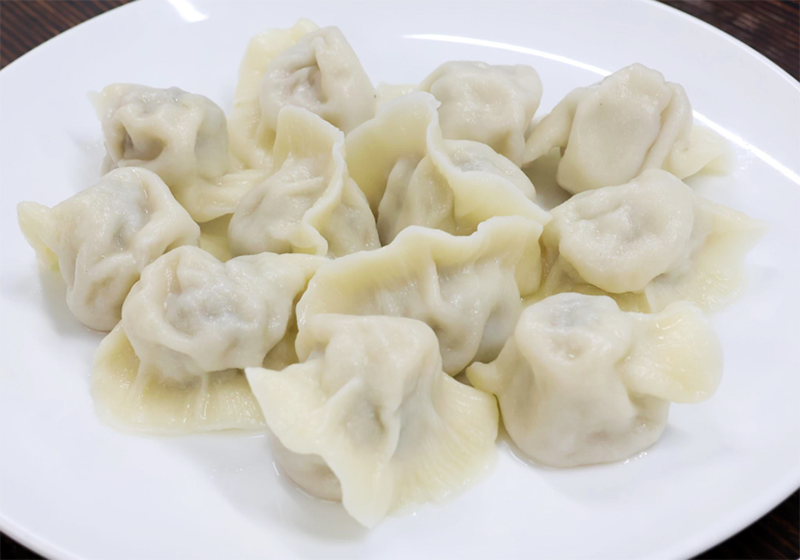 味坊集団の自社農園で収穫された冬野菜で作るシン餃子